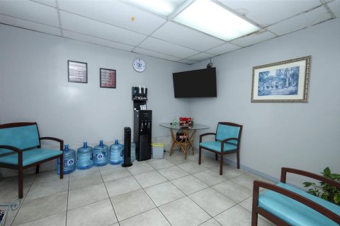 Commercial property in Orlando, Florida 371.24 sq.m. № 2235180 - photo 17
