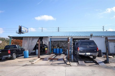 Commercial property in Orlando, Florida 371.24 sq.m. № 2235180 - photo 28