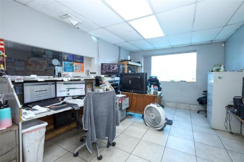 Commercial property in Orlando, Florida 371.24 sq.m. № 2235180 - photo 7