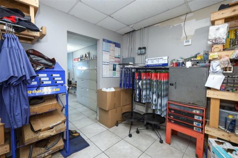 Commercial property in Orlando, Florida 371.24 sq.m. № 2235180 - photo 11
