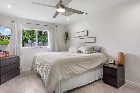 House in Cooper City, Florida 3 bedrooms, 108.6 sq.m. № 1822254 - photo 16