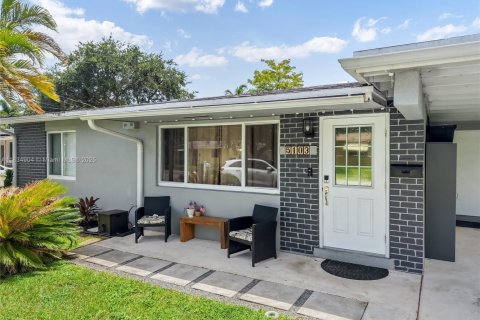 House in Cooper City, Florida 3 bedrooms, 108.6 sq.m. № 1822254 - photo 3