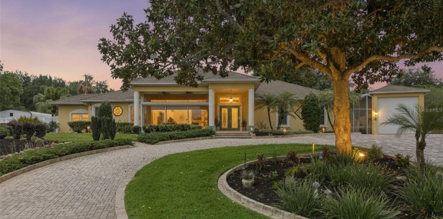 Casa en Clermont, Florida 4 dormitorios, 385.82 m2 № 2209635