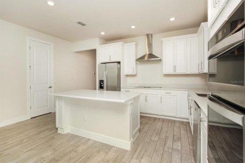 House in Orlando, Florida 4 bedrooms, 169.83 sq.m. № 2411656 - photo 6
