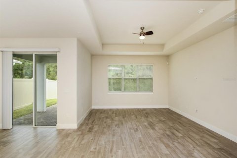 House in Orlando, Florida 4 bedrooms, 169.83 sq.m. № 2411656 - photo 15