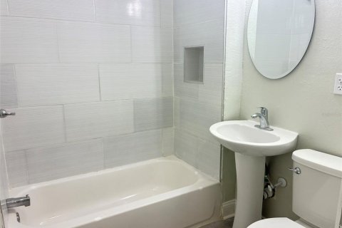 Villa ou maison à louer à Eustis, Floride: 2 chambres, 139.35 m2 № 2431725 - photo 25