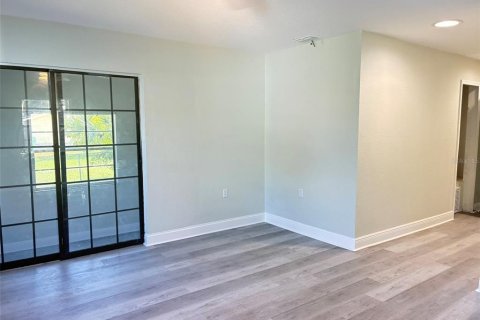 Villa ou maison à louer à Eustis, Floride: 2 chambres, 139.35 m2 № 2431725 - photo 22