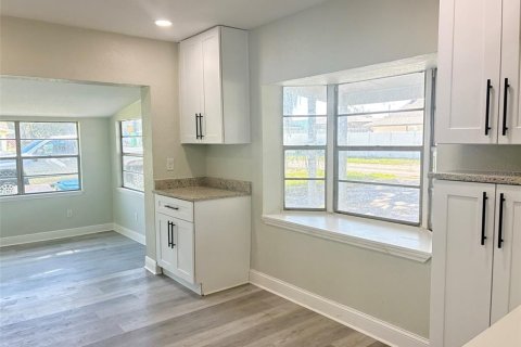 Villa ou maison à louer à Eustis, Floride: 2 chambres, 139.35 m2 № 2431725 - photo 28