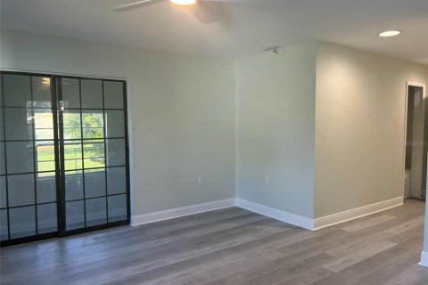 Villa ou maison à louer à Eustis, Floride: 2 chambres, 139.35 m2 № 2431725 - photo 17