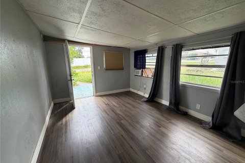 Apartment in New Port Richey, Florida 1 bedroom, 37.16 sq.m. № 2406403 - photo 3