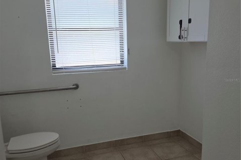Immobilier commercial à louer à Orlando, Floride: 148.18 m2 № 2103313 - photo 6