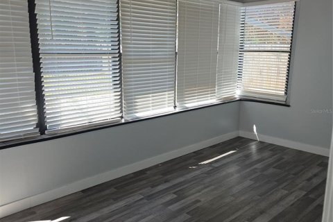 Immobilier commercial à louer à Orlando, Floride: 148.18 m2 № 2103313 - photo 9