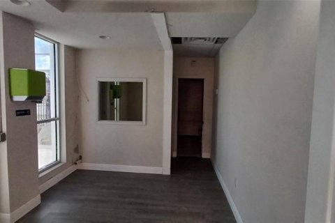 Propiedad comercial en alquiler en Zephyrhills, Florida, 368.26 m2 № 1795545 - foto 3