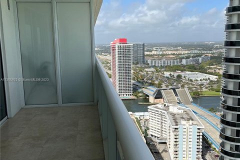 Copropriété à louer à Hallandale Beach, Floride: 3 chambres, 144.37 m2 № 1981719 - photo 27