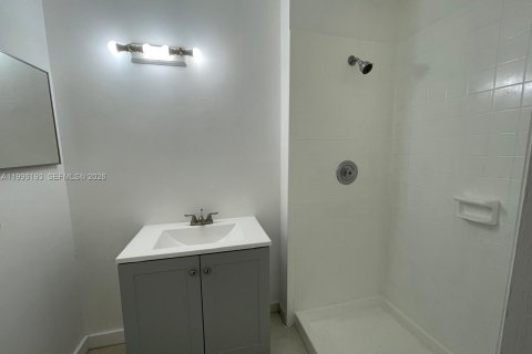 Condominio en alquiler en Miami, Florida, 2 dormitorios, 88.81 m2 № 2058191 - foto 6