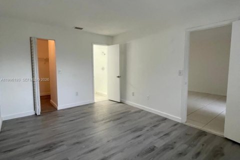 Condominio en alquiler en Miami, Florida, 2 dormitorios, 88.81 m2 № 2058191 - foto 5