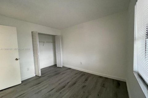 Condominio en alquiler en Miami, Florida, 2 dormitorios, 88.81 m2 № 2058191 - foto 3