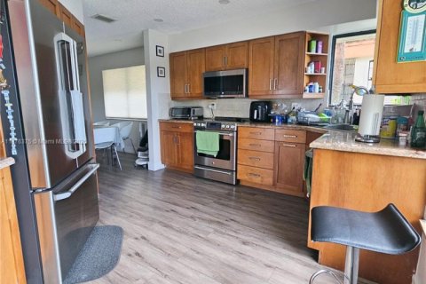 Copropriété à louer à Hollywood, Floride: 3 chambres, 112.04 m2 № 1921318 - photo 9