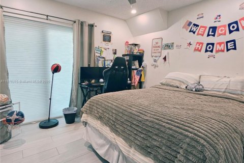 Copropriété à louer à Hollywood, Floride: 3 chambres, 112.04 m2 № 1921318 - photo 16