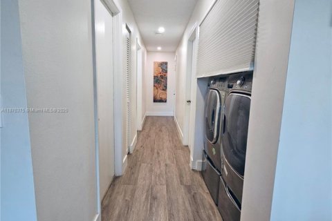 Copropriété à louer à Hollywood, Floride: 3 chambres, 112.04 m2 № 1921318 - photo 12