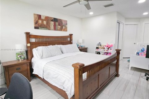 Copropriété à louer à Hollywood, Floride: 3 chambres, 112.04 m2 № 1921318 - photo 20