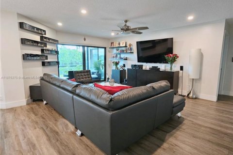 Copropriété à louer à Hollywood, Floride: 3 chambres, 112.04 m2 № 1921318 - photo 3