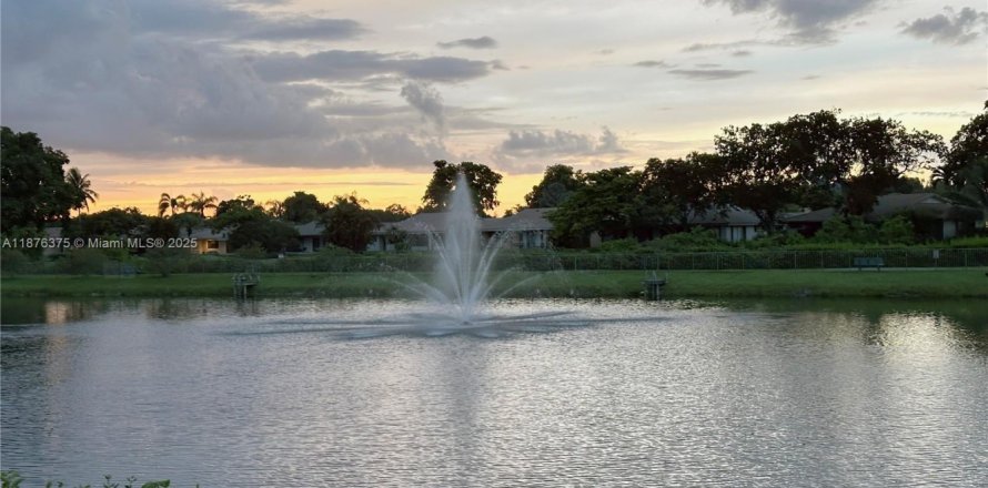 Condo à Hollywood, Floride, 3 chambres № 1921318