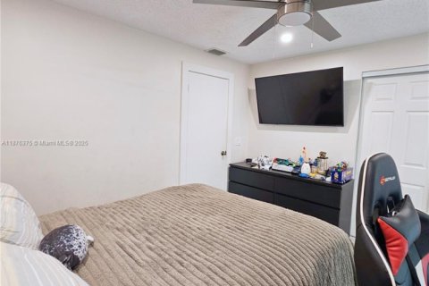 Copropriété à louer à Hollywood, Floride: 3 chambres, 112.04 m2 № 1921318 - photo 18
