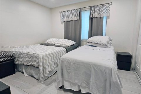 Copropriété à louer à Hollywood, Floride: 3 chambres, 112.04 m2 № 1921318 - photo 13