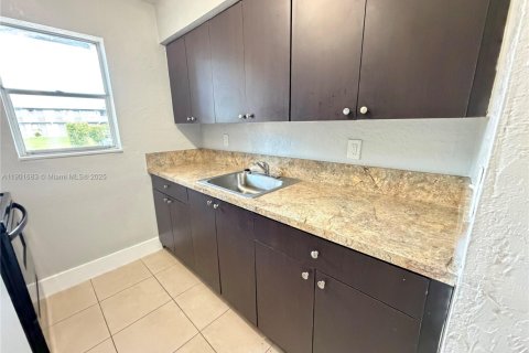 Снять в аренду квартиру в Форт-Лодердейл, Флорида 1 спальня, 58.53м2, № 1953222 - фото 6