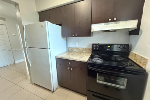 Снять в аренду квартиру в Форт-Лодердейл, Флорида 1 спальня, 58.53м2, № 1953222 - фото 7