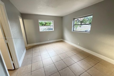 Снять в аренду квартиру в Форт-Лодердейл, Флорида 1 спальня, 58.53м2, № 1953222 - фото 10