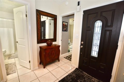 Townhouse in Tampa, Florida 2 bedrooms, 107.86 sq.m. № 2393870 - photo 5