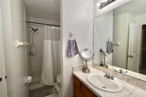 Townhouse in Tampa, Florida 2 bedrooms, 107.86 sq.m. № 2393870 - photo 23