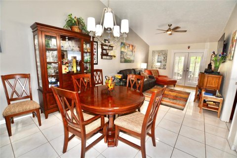 Townhouse in Tampa, Florida 2 bedrooms, 107.86 sq.m. № 2393870 - photo 14