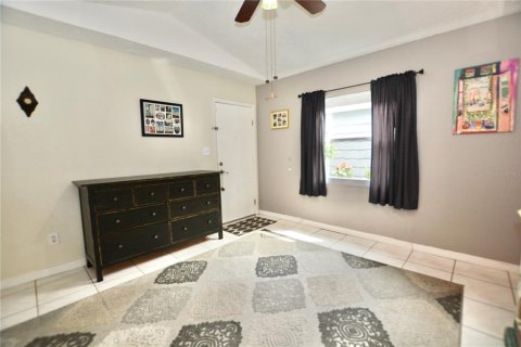 Townhouse in Tampa, Florida 2 bedrooms, 107.86 sq.m. № 2393870 - photo 26