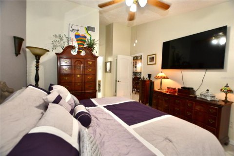 Townhouse in Tampa, Florida 2 bedrooms, 107.86 sq.m. № 2393870 - photo 20