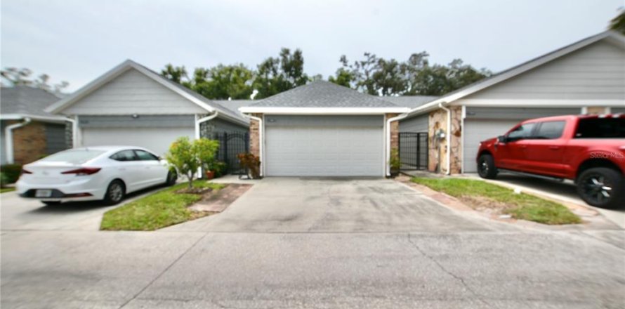Townhouse in Tampa, Florida 2 bedrooms, 107.86 sq.m. № 2393870
