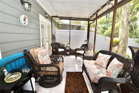 Townhouse in Tampa, Florida 2 bedrooms, 107.86 sq.m. № 2393870 - photo 30