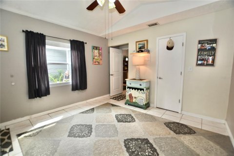 Townhouse in Tampa, Florida 2 bedrooms, 107.86 sq.m. № 2393870 - photo 25