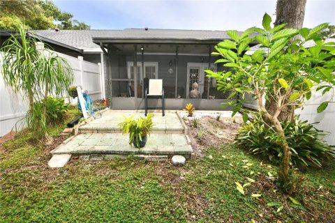 Townhouse in Tampa, Florida 2 bedrooms, 107.86 sq.m. № 2393870 - photo 29