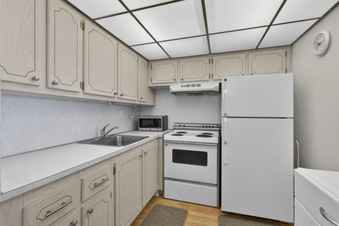Купить кондоминиум в Уэст-Палм-Бич, Флорида 3 комнаты, 52.95м2, № 2147277 - фото 14