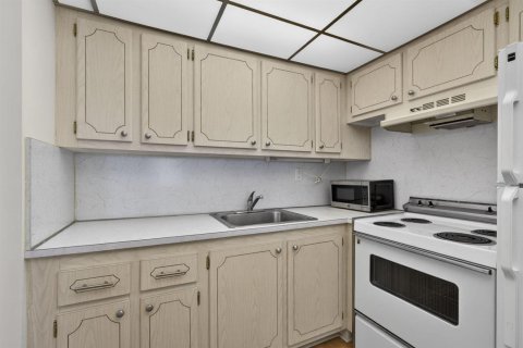 Купить кондоминиум в Уэст-Палм-Бич, Флорида 3 комнаты, 52.95м2, № 2147277 - фото 16
