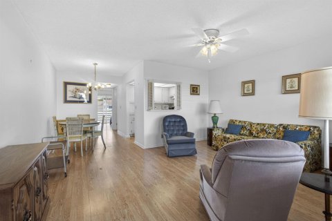 Купить кондоминиум в Уэст-Палм-Бич, Флорида 3 комнаты, 52.95м2, № 2147277 - фото 2