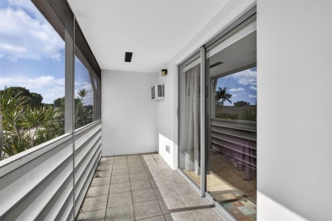 Купить кондоминиум в Уэст-Палм-Бич, Флорида 3 комнаты, 52.95м2, № 2147277 - фото 24