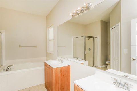 House in Land O' Lakes, Florida 4 bedrooms, 169.55 sq.m. № 2198751 - photo 10