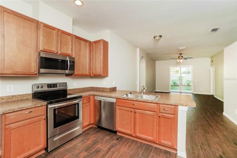 House in Land O' Lakes, Florida 4 bedrooms, 169.55 sq.m. № 2198751 - photo 4