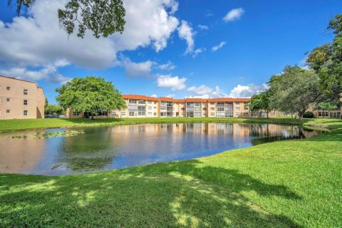 Condo in Sunrise, Florida, 2 bedrooms № 2170010