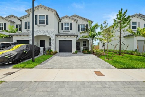 Townhouse in Homestead, Florida 3 bedrooms, 123.65 sq.m. № 1878893 - photo 1