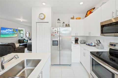 Townhouse in Homestead, Florida 3 bedrooms, 123.65 sq.m. № 1878893 - photo 12